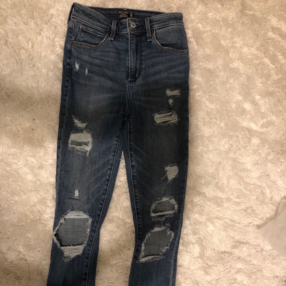 Abecrombie and fitch ripped super skinny jeans